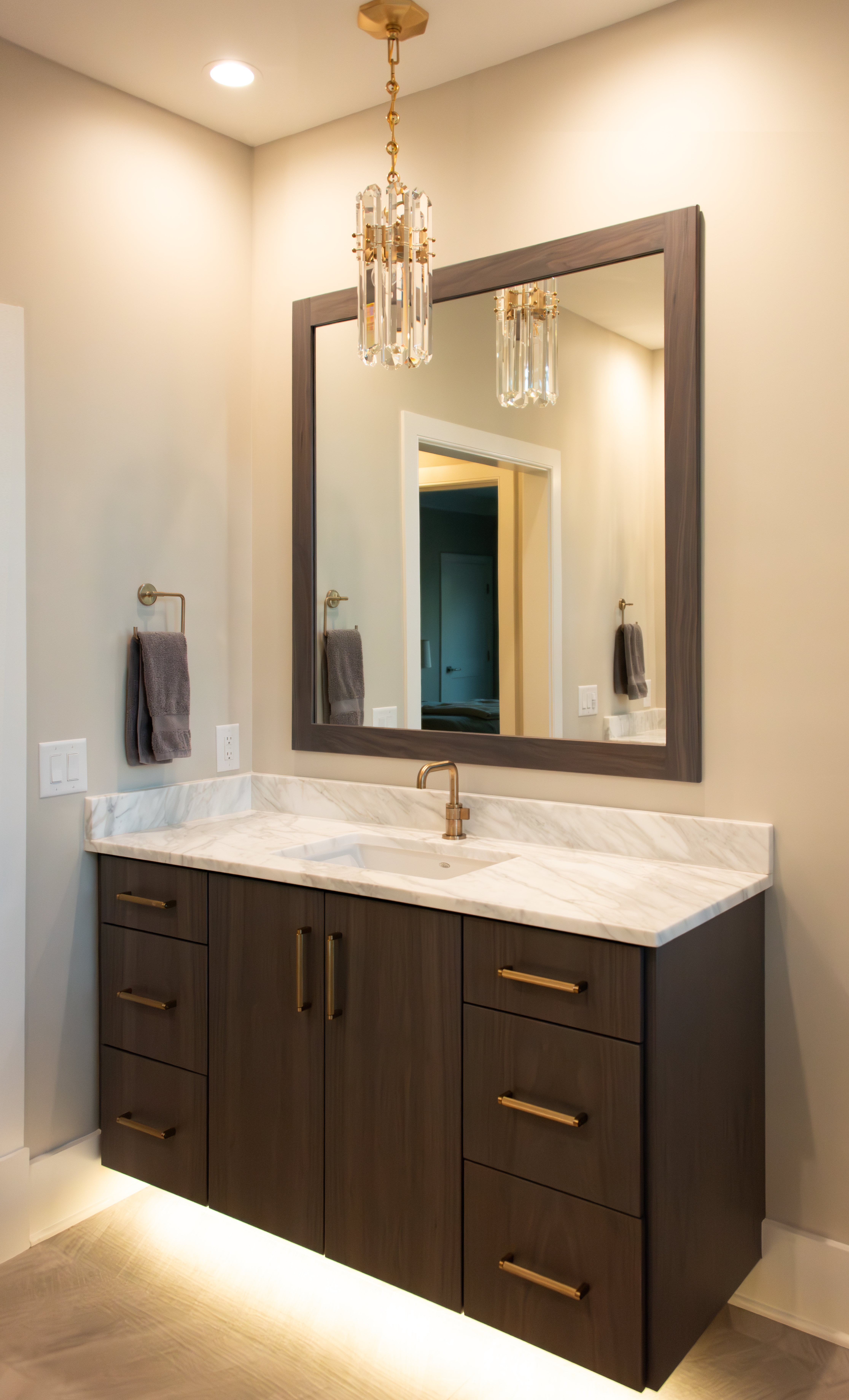 Cultured marble vanity